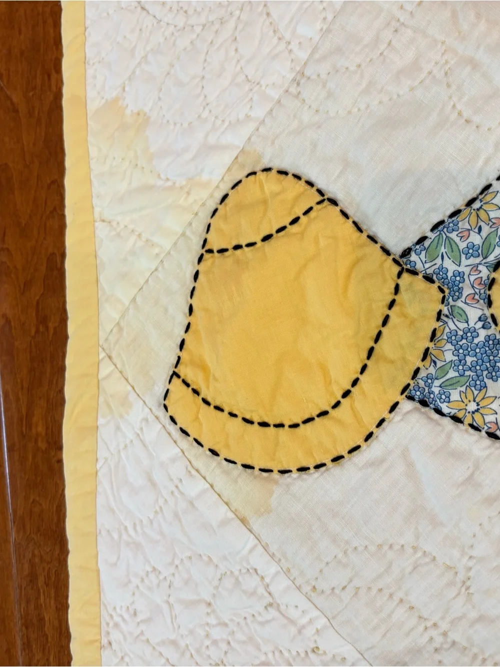 Vintage Sunbonnet Sue Applique Quilt - Multicolor on White